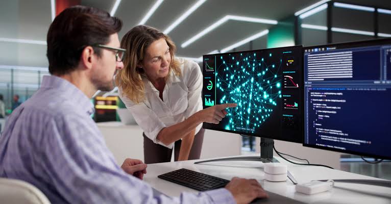 ทีมงานวิเคราะห์ข้อมูลและพัฒนา Machine Learning